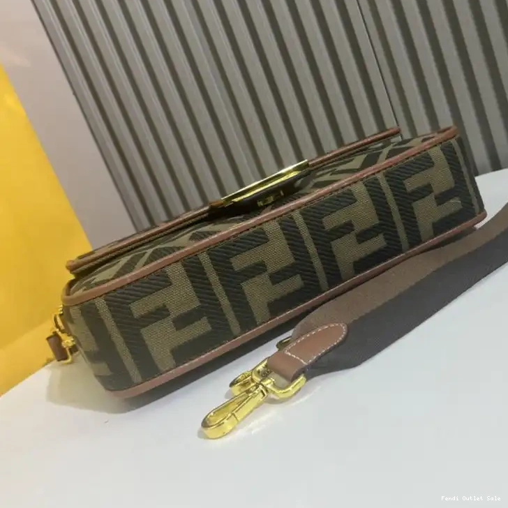 Affordable Medium In Bag FF Green Fendi Baguette Motif Canvas 0620